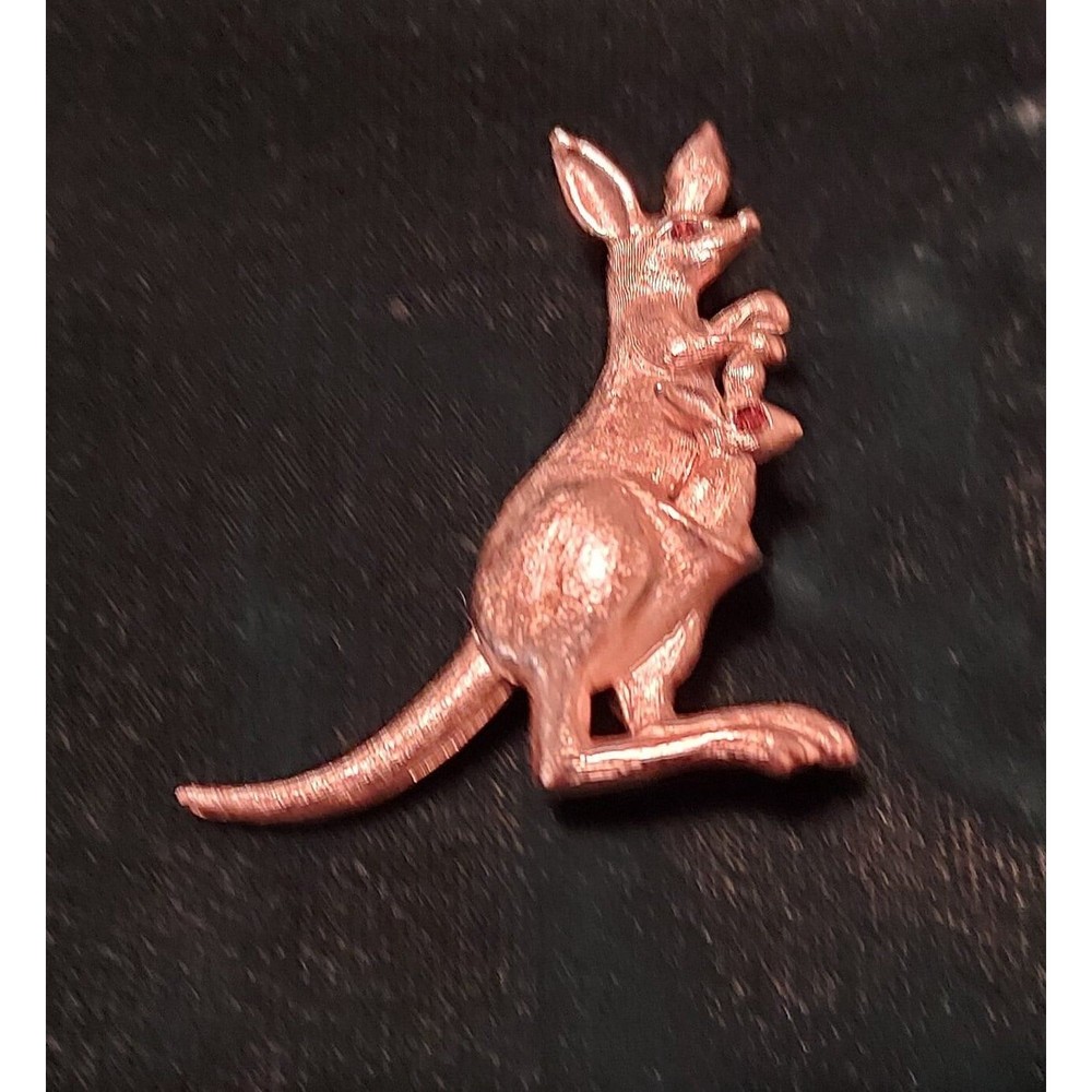 Vintage 1975 Avon Signed Kangaroo w/ Joey Brooch